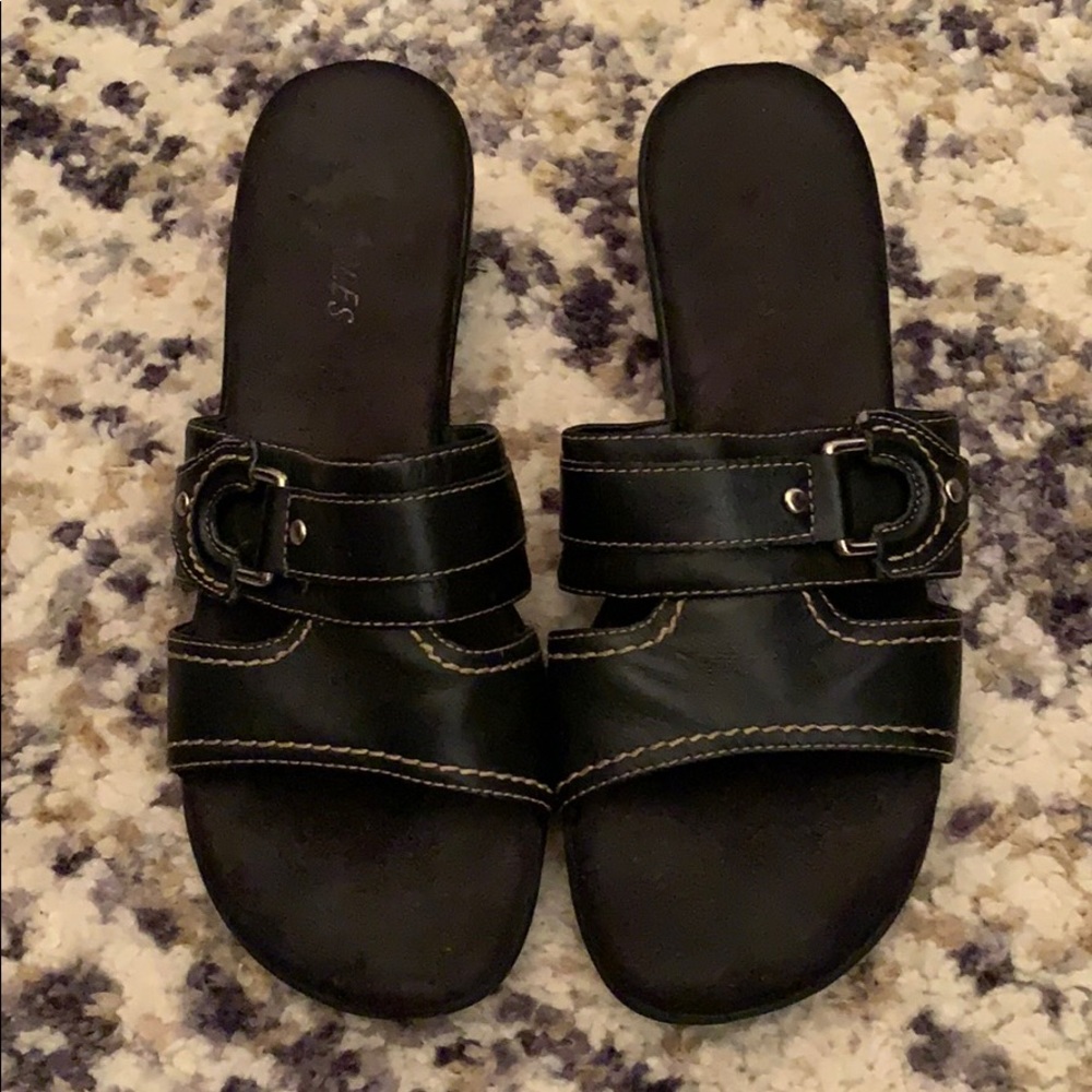 Woman’s Aerosoles Sandal